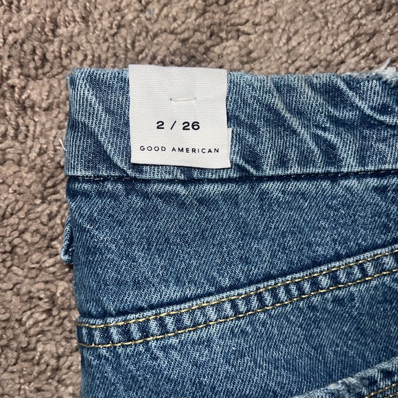 Good American Jeans - Picture 5 of 6